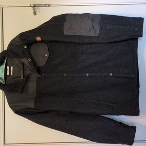 Fjallraven Men's Black and Gray Shirt Jacket
